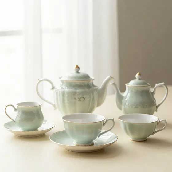 Antique tea sets and services